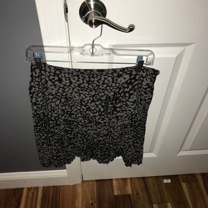Black and grey pleated LOFT size 2 skirt.